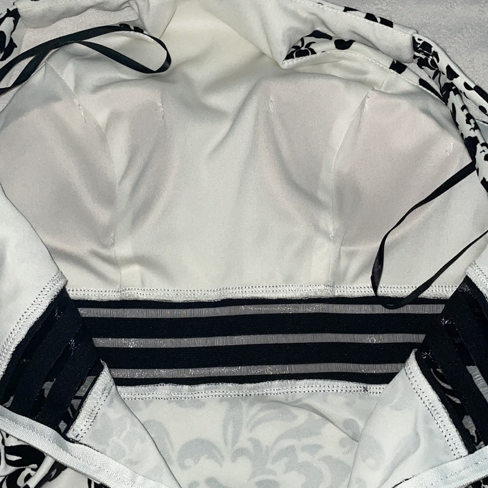 Black & White Velvet Textured Damask Filigree Dress - Picture 8 of 11